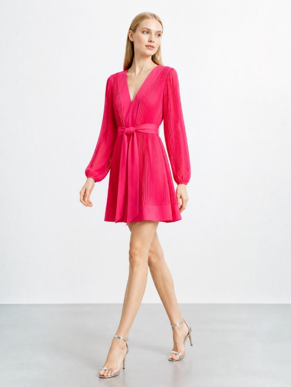 Milly Liv Long Sleeve Pleated Dress Size 6 $395 Milly Pink EUC Lined
